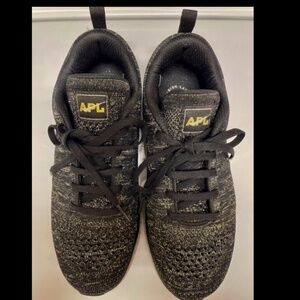 - APL Sneakers black size 8